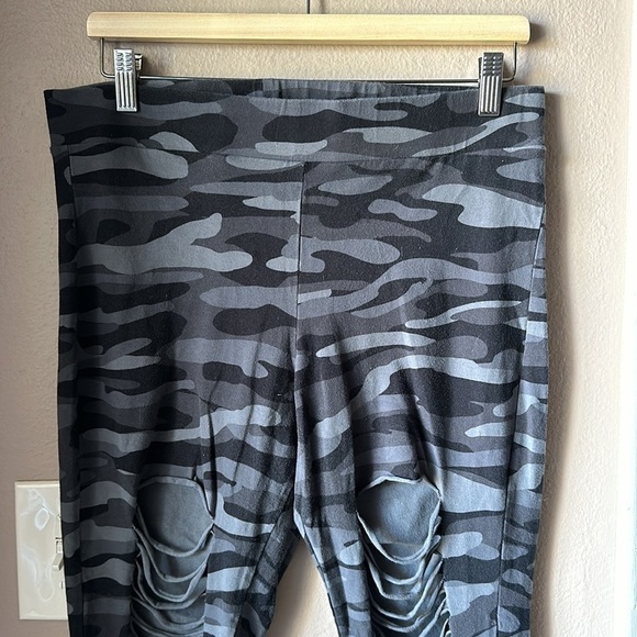 TORRID Destructed Front Premium Camo Leggings - Picture 5 of 10